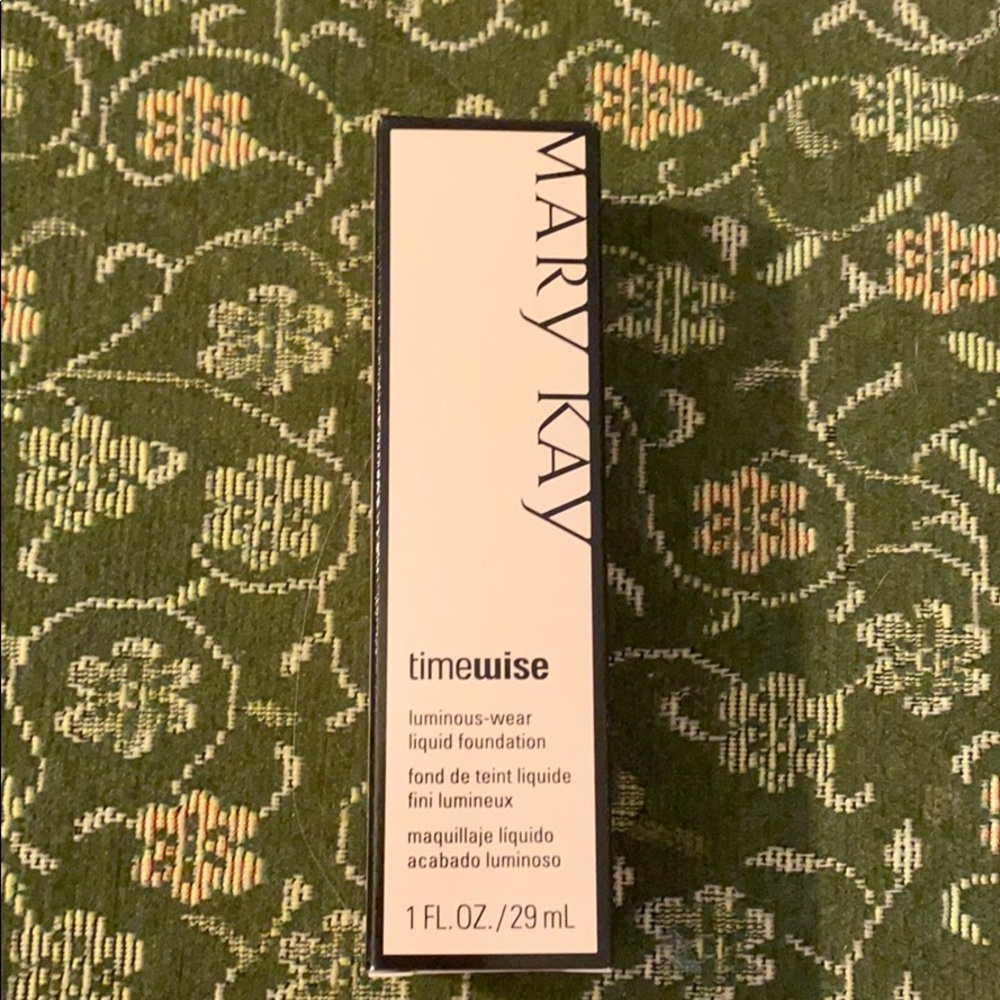 Mary Kay timewise luminous-wear liquid foundation